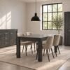 Salle à manger Trienen en décor bois gris foncé : bahut, vitrine et table
